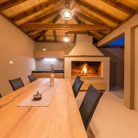 Gorgeous Home In Sikovo With Wifi